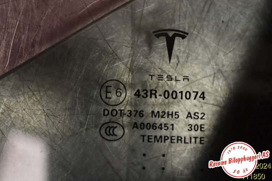 Diverse deler til Tesla Model S 2013-2016 (Fase 1)  (TESLA|43R-001074|)