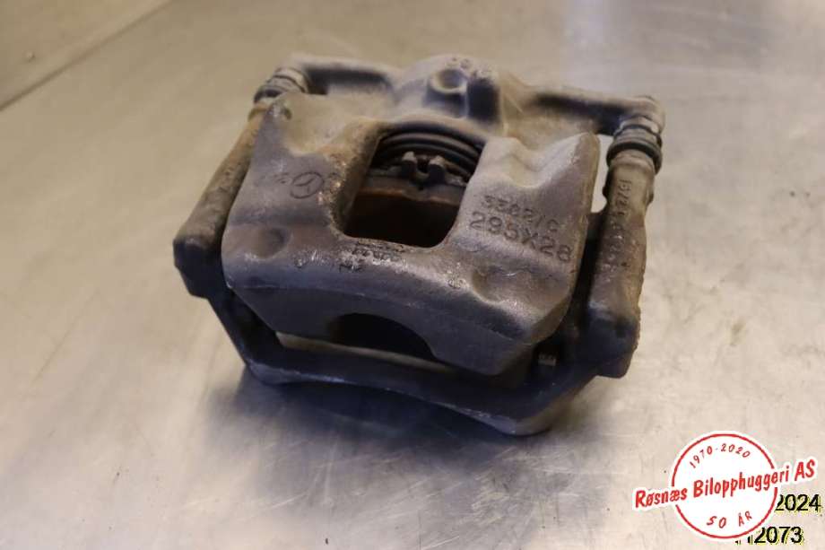Bremsecaliper høyre foran til Mercedes B-Klasse, 2011-2018 (W246) (W246) (MERCEDES|A 000 421 68 81)