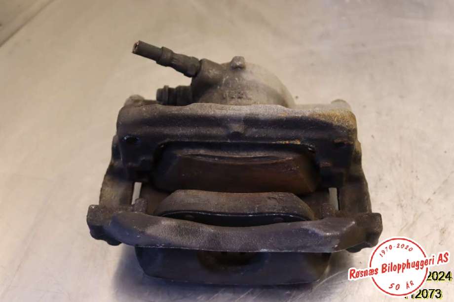 Bremsecaliper høyre foran til Mercedes B-Klasse 2011-2018 (W246) (W246) (MERCEDES|A 000 421 68 81|)