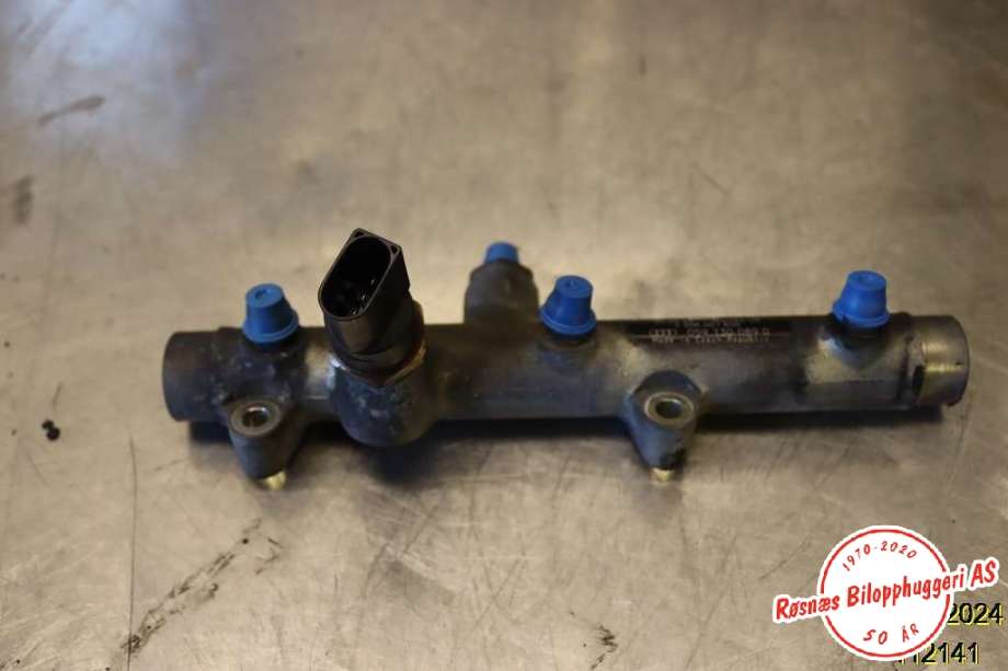 Dyseskinne (fuelrail) til Audi A8, 2003-2010 (Type II) (AUDI|059 130 089 S)