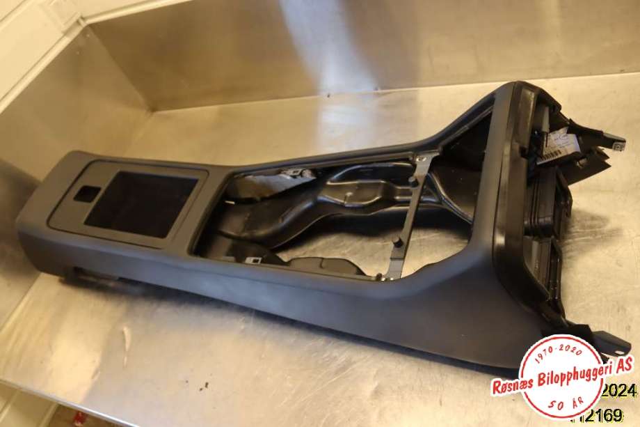 Innredning, Konsoll til Audi A8, 2003-2010 (Type II) (AUDI|4E0 863 241 D)