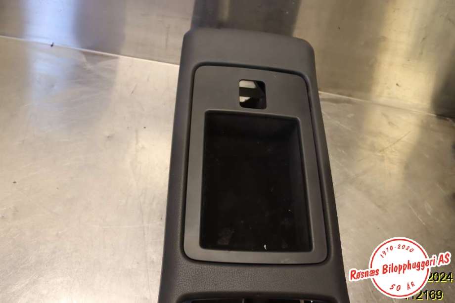 Innredning, Konsoll til Audi A8 2003-2010 (Type II) (AUDI|4E0 863 241 D|)