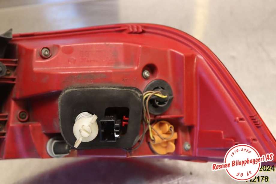 Baklykt venstre til VW Passat 2011-2015 (B7) (B7) (VOLKSWAGEN|3AF 945 207 B|)