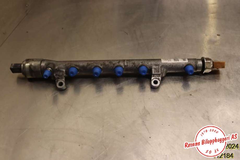 Dyseskinne (fuelrail) til VW Passat 2011-2015 (B7) (B7) (VOLKSWAGEN|03L 130 089 AA|)
