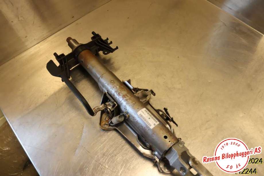 Rattaksel til BMW 2-Serie 2014-2021 (F22/F23) (F22/F23) (BMW|32 30 6 864 826|)