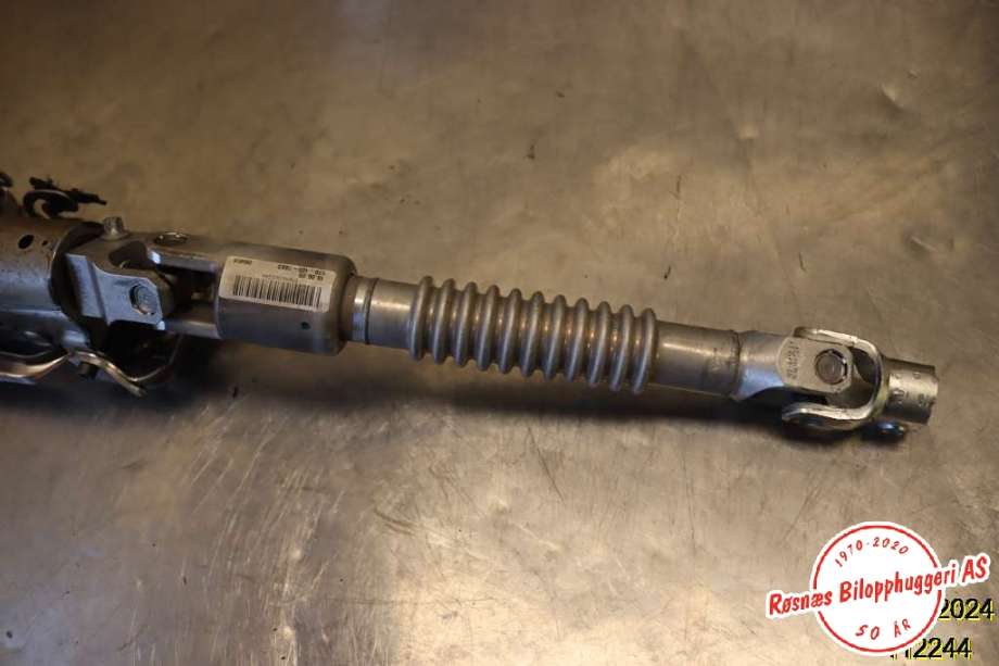 Rattaksel til BMW 2-Serie 2014-2021 (F22/F23) (F22/F23) (BMW|32 30 6 864 826|)