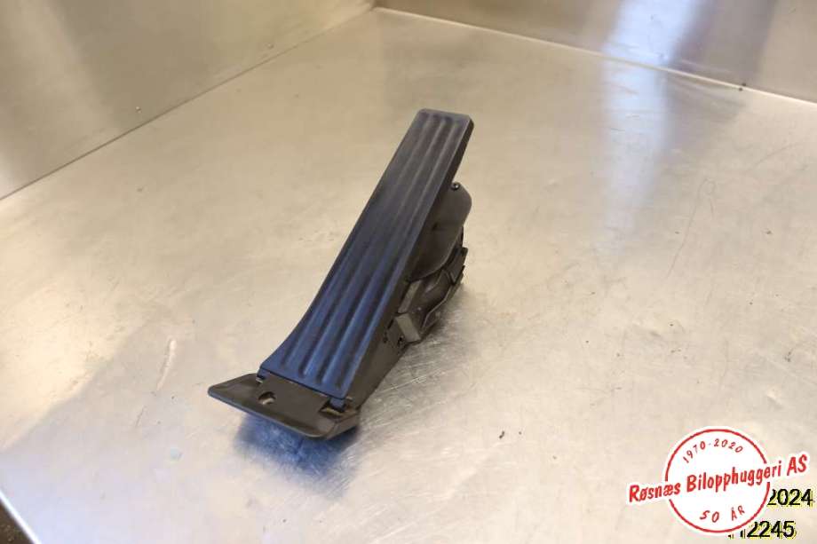 Pedal gass til BMW 2-Serie, 2014-2021 (F22/F23) (F22/F23) (BMW|35 40 6 889 822)