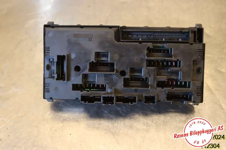 Sikringsboks til BMW 5-Serie 2010-2017 (F10/F11) (F10/F11) (BMW|61 14 9 252 815|)