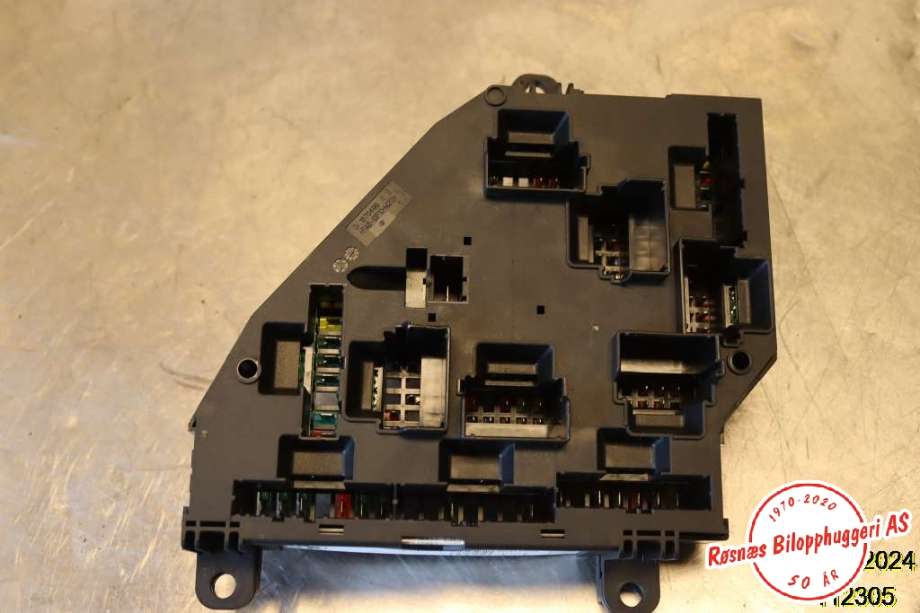 Sikringsboks til BMW 5-Serie 2010-2017 (F10/F11) (F10/F11) (BMW|61 14 9 264 923|)