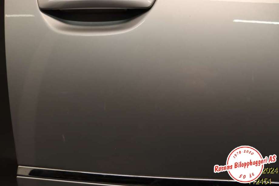 Dør høyre foran til Audi A8 2003-2010 (Type II)  (AUDI|)
