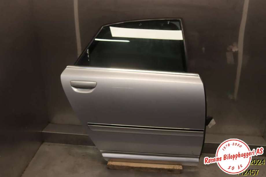 Dør høyre bak til Audi A8, 2003-2010 (Type II) (AUDI|)