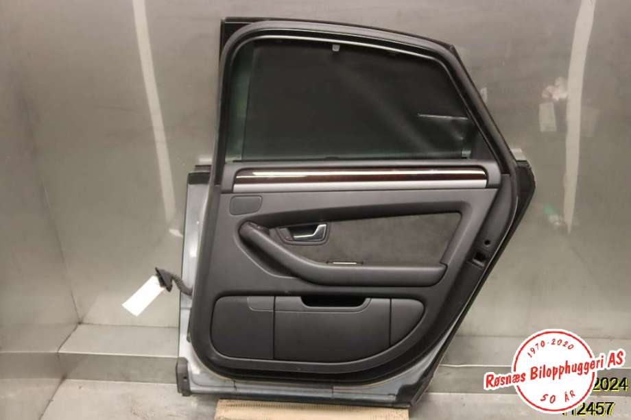 Dør høyre bak til Audi A8 2003-2010 (Type II) (AUDI|)