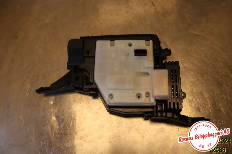 Multimedia display (MCU - Media Controller Unit) til Toyota Prius 2016-2023 (Type IV) (combi) (combi) (TOYOTA|83108-47070-D|)