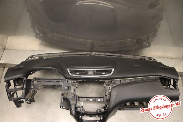 Dashbord til Nissan Qashqai 2014-2021 (Type II)  (NISSAN|682004EH1A|)