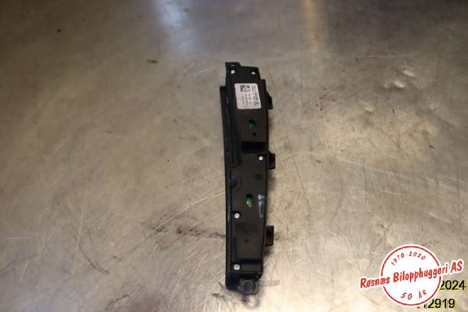 Bryter Antispinn til BMW 5-Serie 2010-2017 (F10/F11) (F10/F11) (BMW|9202948/02|)
