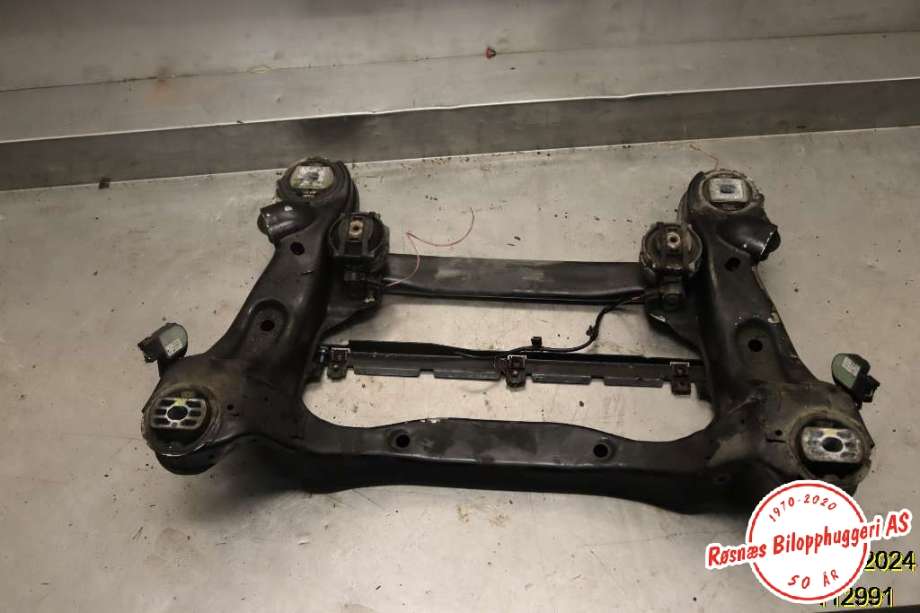 Travers foran hoved til Audi A8, 2003-2010 (Type II) (AUDI|)
