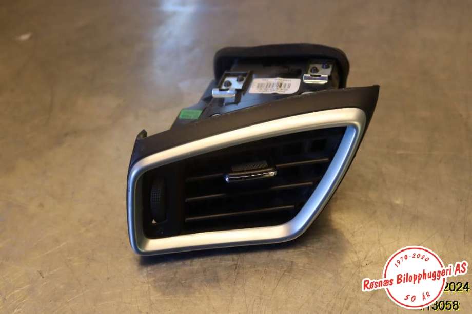 Dashbord friskluftdyse til Nissan Qashqai 2014-2021 (Type II) (NISSAN|68761 HV00B|)