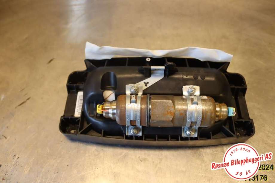 Airbag passasjer til Mercedes CLA 2013-2019 (C117) (C117) (MERCEDES|A 176 860 00 02|)