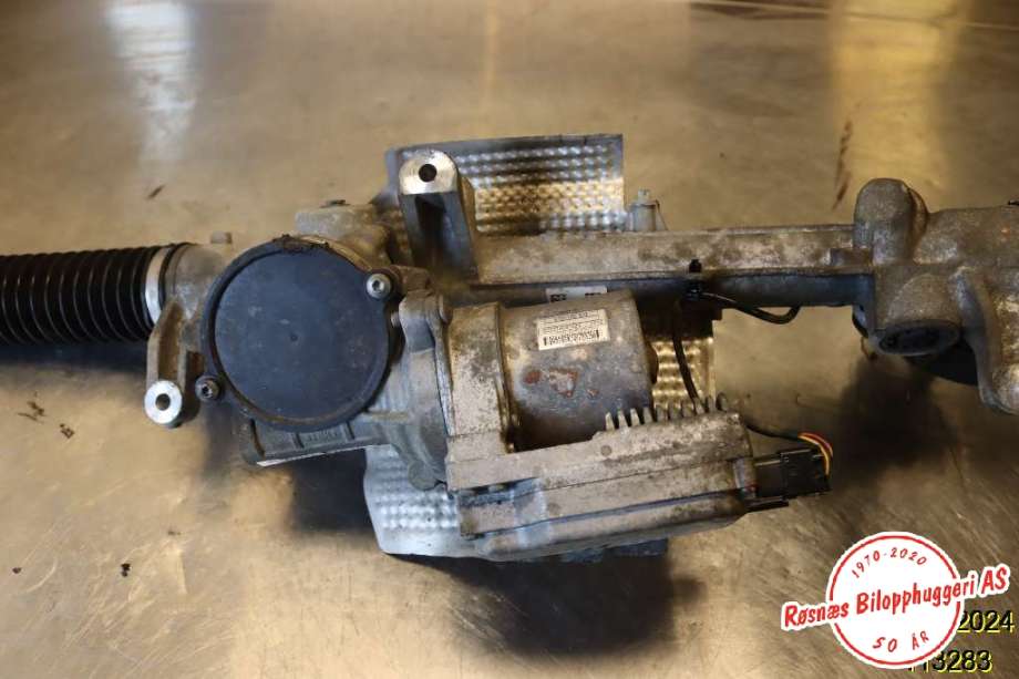 Tannstang elektrisk til Mercedes A-Klasse 2012-2018 (W176) (W176) (MERCEDES|A 246 460 51 00|)