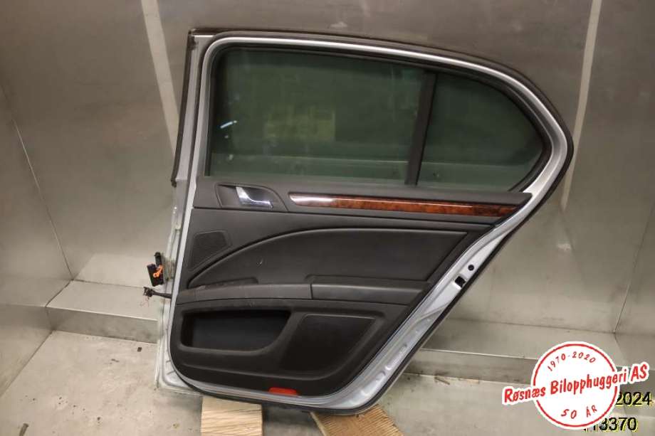 Dør høyre bak til Škoda Superb 2008-2015 (Type II) (SKODA|)