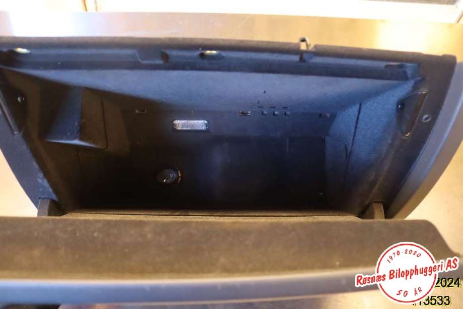 Hanskerom til Audi A6 2014-2018 (Type IV, Fase 2) (C7) (C7) (AUDI|4G8 857 104 B|)