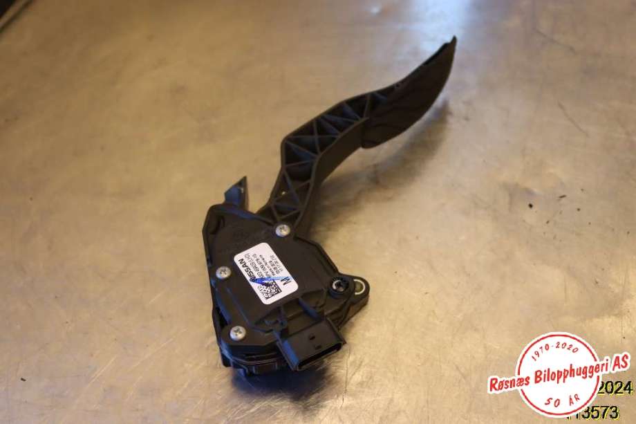 Pedal gass til Nissan Qashqai 2014-2021 (Type II)  (NISSAN|18002 4BA0B|)