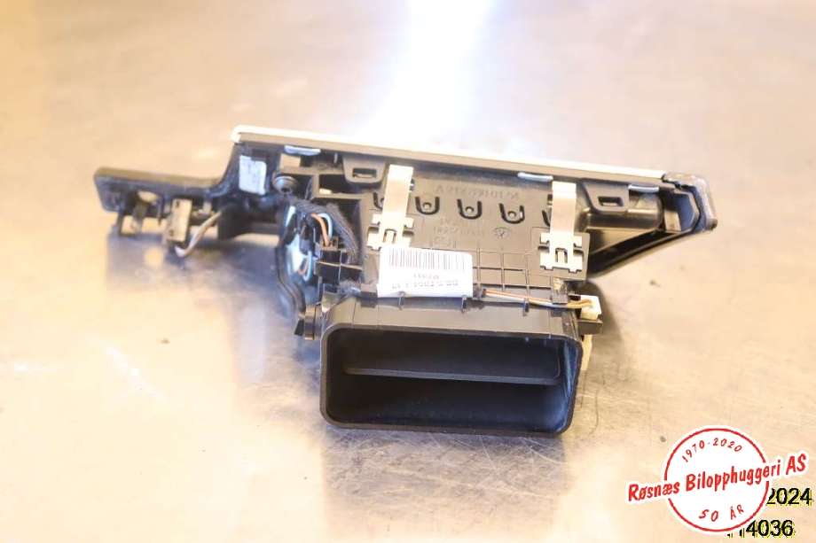 Dashbord friskluftdyse til Mercedes E-Klasse 2009-2013 (Fase 1) (W212) (W212) (MERCEDES|A 212 830 01 54|)