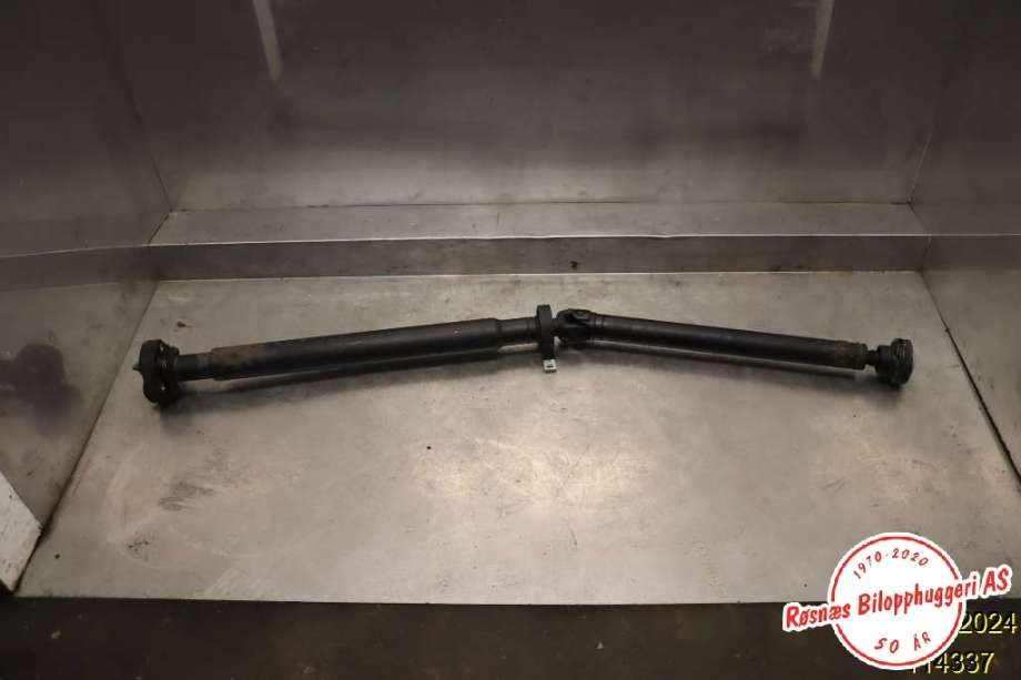 Mellomaksel til BMW 5-Serie 2003-2010 (E60/E61) (E60/E61) (BMW|26 10 7 573 588|)