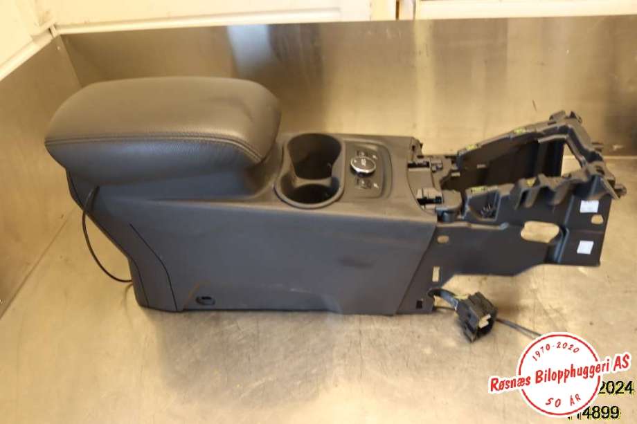 Innredning, Konsoll til Ford Focus, 2011-2014 (Type III, Fase 1)  (FORD|)
