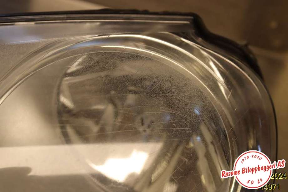Frontlykt venstre halogen til VW Golf V, Combi 2003-2008  (VOLKSWAGEN|1K6941005 P|)