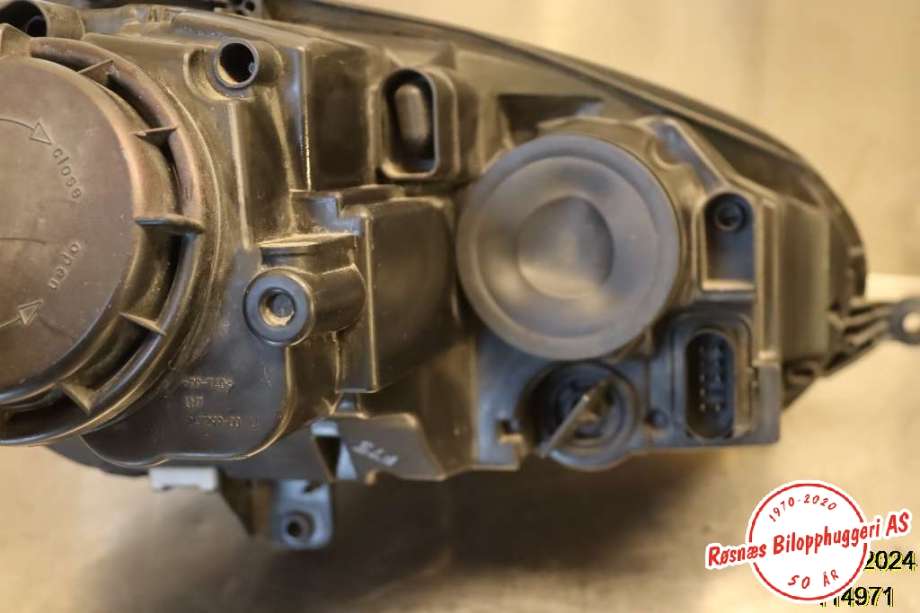 Frontlykt venstre halogen til VW Golf V, Combi 2003-2008  (VOLKSWAGEN|1K6941005 P|)