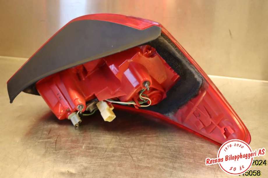 Baklykt venstre til Toyota RAV4 2006-2009 (Type III, Fase 1)  (TOYOTA|8156142091|)