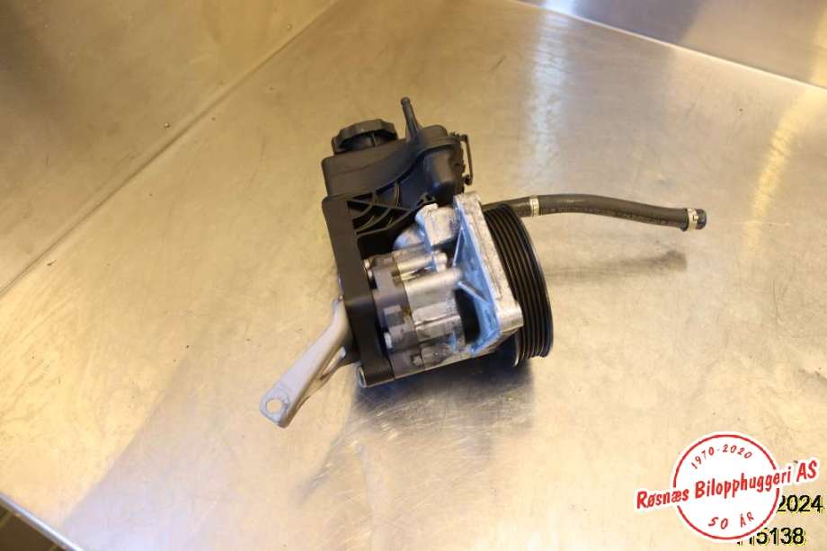 Servo pumpe mekanisk til Mercedes C-Klasse 2011-2014 (Fase 2) (W204) (W204) (MERCEDES|A006 466 15 01|)