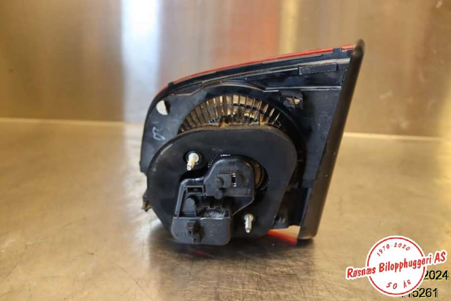 Baklykt venstre indre til VW Golf VI 2008-2012  (VOLKSWAGEN|5K0 945 093 AB|)