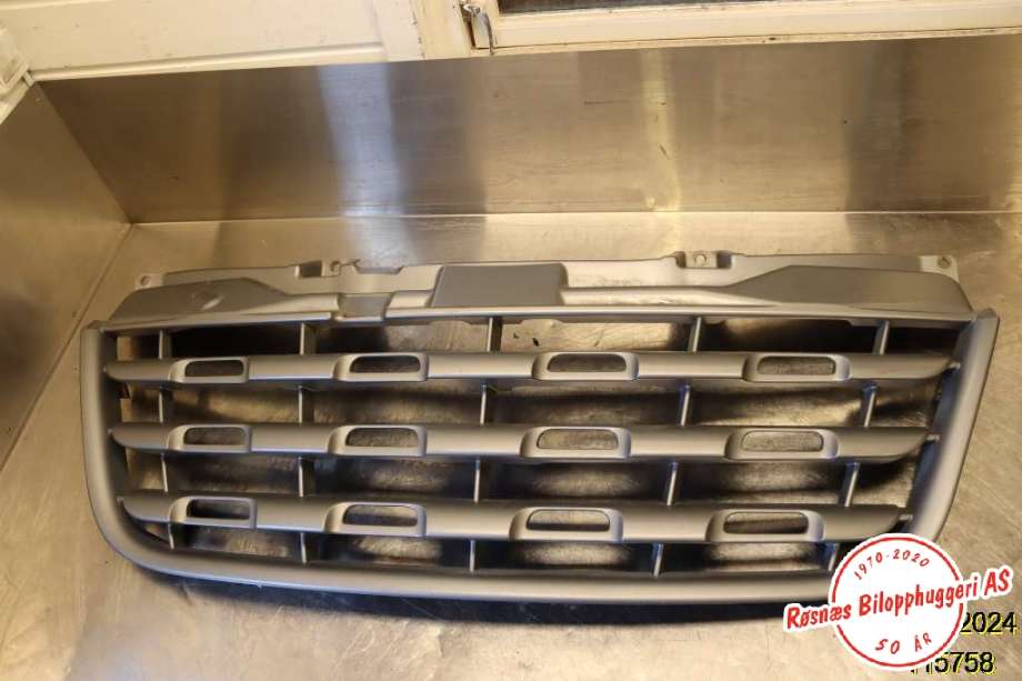 Grill til Renault Master, 2010-2013 (Type III, Fase 1)  (RENAULT|)