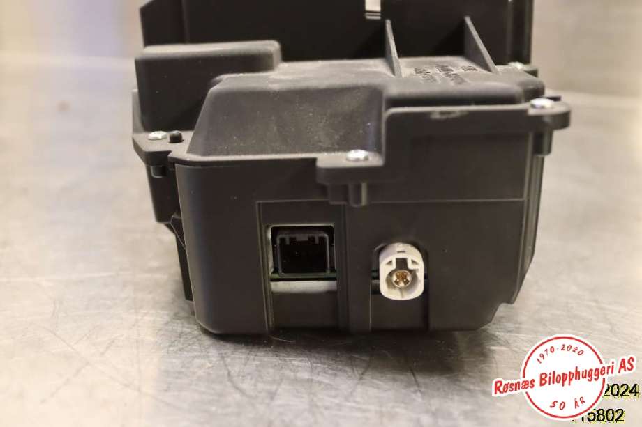 Multimedia display (MCU - Media Controller Unit) til Volvo V90 / V90 CC / S90 2016-->>  (VOLVO|31665401|)