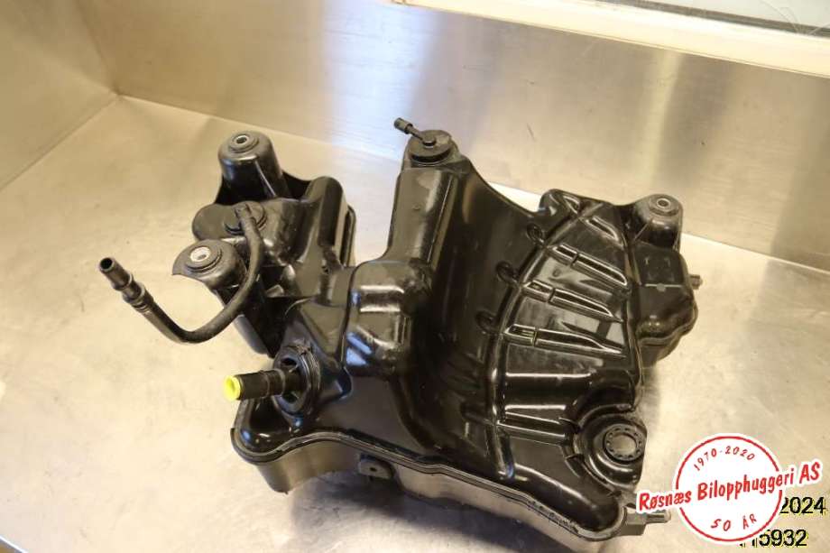 AdBlue tank til Nissan Qashqai, 2014-2021 (Type II)  (NISSAN|20411HV80E)