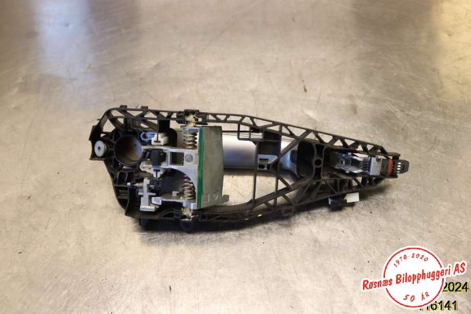 Dørhåndtak utv venstre bak til BMW X5 2013-2018 (F15) (F15) (BMW|51 21 7 401 211|)