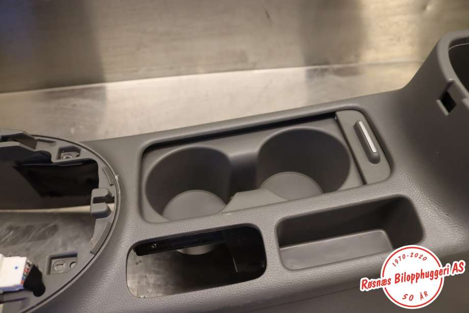 Innredning, Konsoll til Kia Soul 2014-2019 (Type II) (KIA|84611E 4000GBZ|)