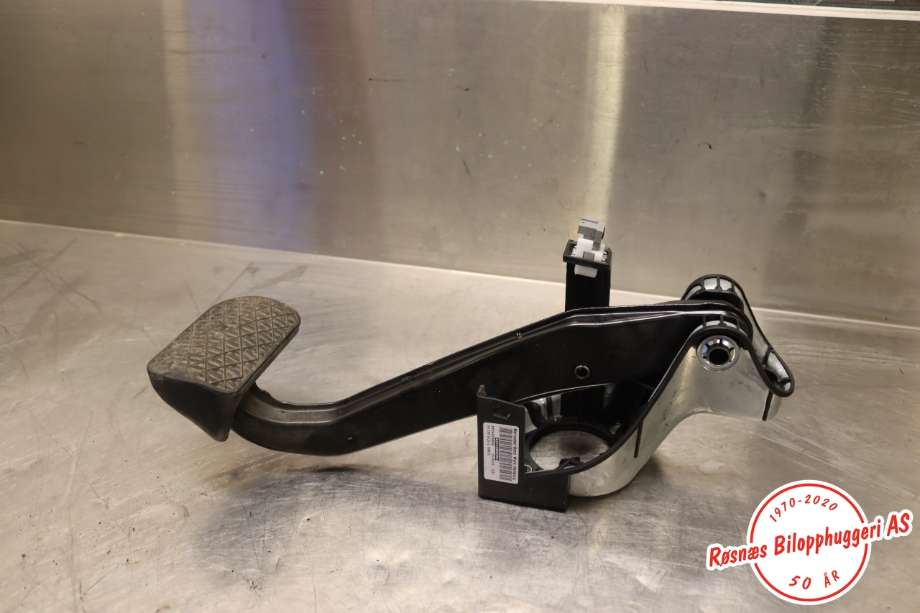 Pedal gass/brems/clutch til Mercedes E-Klasse 2013-2016 (Fase 2) (W212) (W212) (MERCEDES|A 204 290 20 01|)