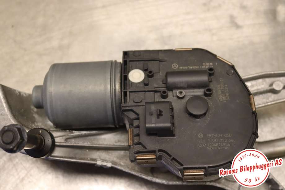 Viskermotor frontrute til Mercedes CLS 2011-2017 (C218) (C218) (MERCEDES|A 212 820 12 40|)