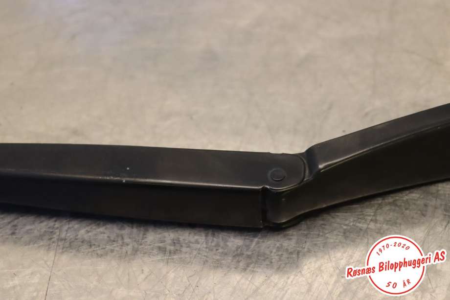 Viskerarmer frontrute til BMW 5-Serie 2010-2017 (F10/F11) (F10/F11) (BMW|61 61 7 182 459|)
