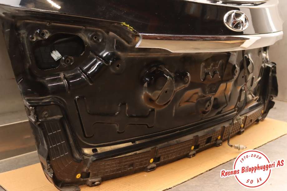 Bakluke til Hyundai i40 2012-2017 (HYUNDAI|73700 3Z020|)
