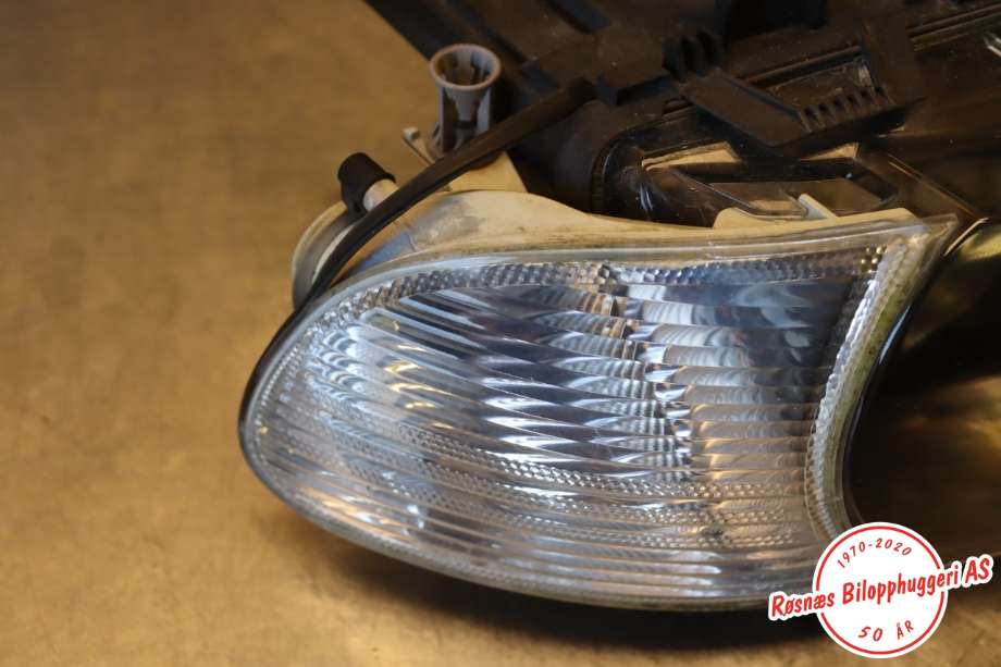Frontlykt høyre halogen til BMW 3-Serie 1998-2005 (E46) (E46) (BMW|63 12 7 165 820|)