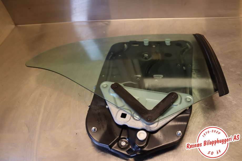 Diverse deler til Volvo C70 2006-2010 (Type II, Fase 1) (VOLVO|31256478|)