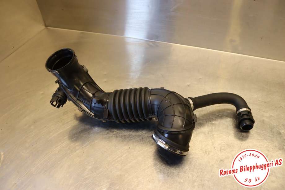 Turbo rør til BMW 1-Serie, 2011-2015 (Fase 1) (F20/F21) (F20/F21) (BMW|13 71 7 810 745)