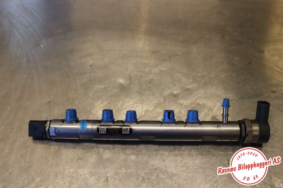 Dyseskinne (fuelrail) til BMW 1-Serie 2011-2015 (Fase 1) (F20/F21) (F20/F21) (BMW|13 53 8 514 166|)