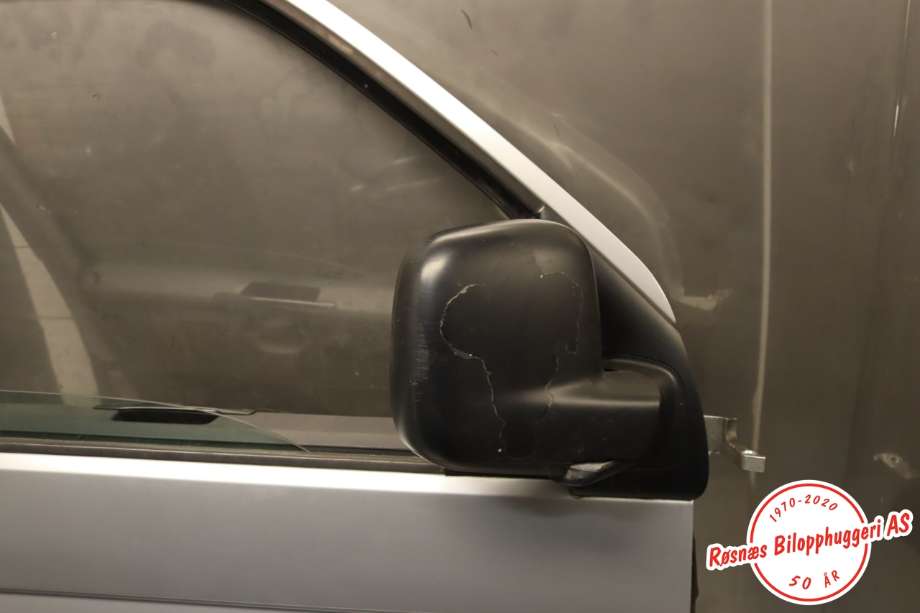 Dør høyre 2dørs til VW Transporter / Caravelle 2003-2009 (Fase 1) (T5) (T5) (VOLKSWAGEN|7E0 831 056 F|)