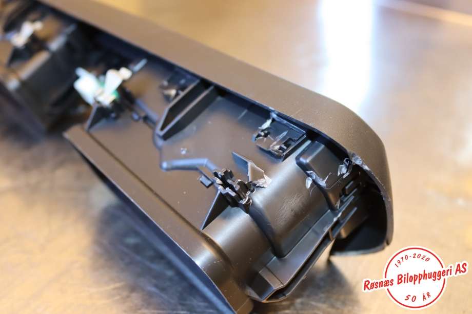 Dashbord friskluftdyse til Peugeot Partner 2019-->> (Type III) (PEUGEOT|)