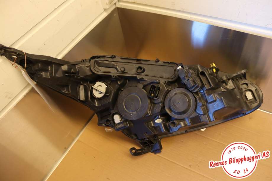 Frontlykt venstre halogen til Peugeot 208 2012-2019 (Type I) (PEUGEOT||9810805780)